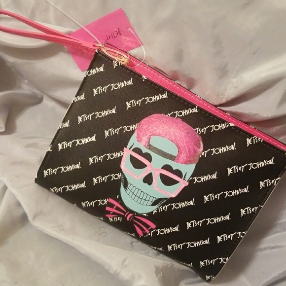 Betsey Johnson Handbags - Betsey Johnson skull print cosmetic pouch